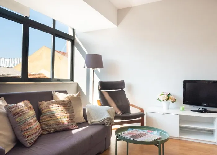 Bright & Central Apartment By Lovelystay