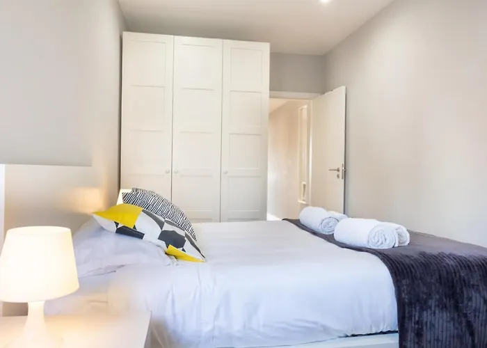 Bright & Central Apartment By Lovelystay