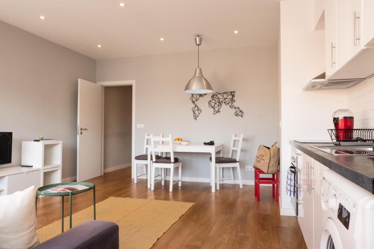 Bright & By Lovelystay Apartment
